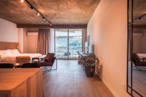 Viví Pilar en este increíble Studio powered by Argenhost P326