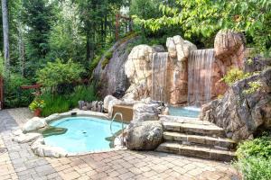 Tremblant Prestige - Les Eaux 235-1