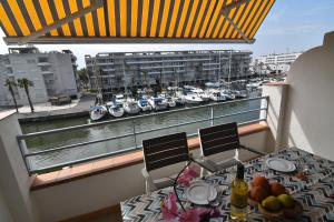 RNET - 2-3 Puerto Madeira Canal View