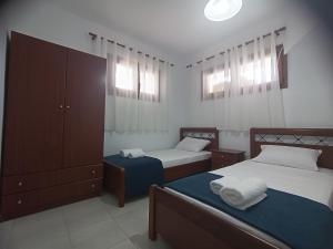 Vacation House Rental 20m From the Beach