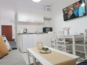 Vacation House Rental 20m From the Beach