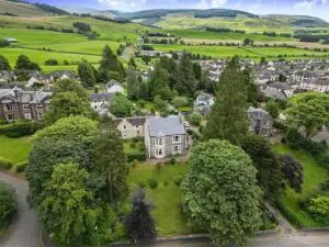 Above & Beyond at Warriston Lodge - Davington