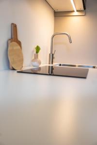 Elegant Ada Johanna studio apartment, close to the city centre and beach