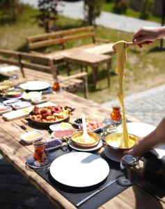 Ayder Altıparmak Suit