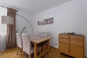 Park Szczytnicki 2-Bedroom Apartment by BookingHost