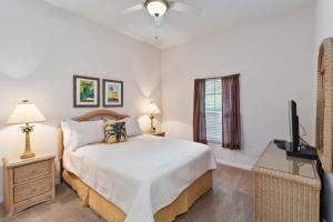 Tropical style ground floor unit in Bahama Bay