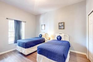 Bahama Bay modern condo on ground floor