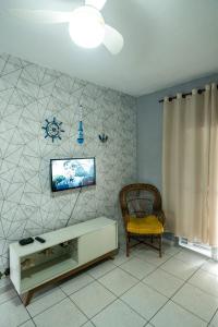 Cantinho do Mar - TUPI - 15 metros da praia - 1 dormitório com VARANDA - WI FI e acomoda até 5 pessoas - ESTACIONAMENTO Gratuito