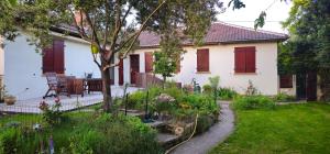 Maisons de vacances Large house with garden close Olympics and Paris : photos des chambres