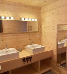 Chalets Chalet de Luxe Spacieux -12 pers- Sauna & Jacuzzi : photos des chambres