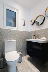 Elegant Escape 2BR BA Sunny Apt