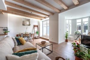 IDEAL & SOLEADO duplex con jardín