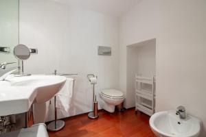 Open Space with Air Conditioning and Patio Privato img9