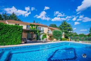 Villas Magnifique villa provencale avec piscine et jardin : photos des chambres