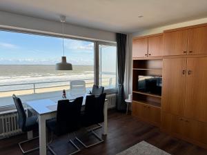 Haus Monopol "Himmel und Meer" - direkter Meerblick mit Nord-Balkon