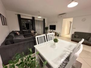 Marassi Luxurious 2 bedrooms Direct Lagoon -Steps to the Beach ,El Alamein hotel& Marina