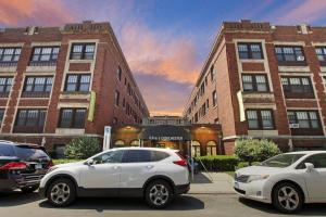 Prime & Stylish 1BR Hideaway - Dorchester 306