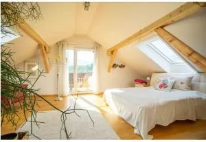 REST - Ferienapartment "Rose" mit schönem Bergblick - ab Mai Chiemgau Karte NEU - Waging am See