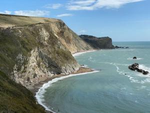 St Catherines, Winterborne Lodge