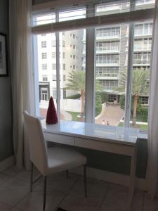 Ocean Breeze Studio With Parking By The Beach