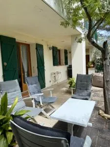 Sous la pinède provençale - Pas de Trets