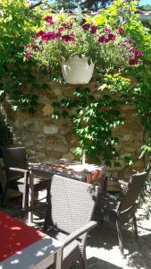 Maisons d'hotes Le Relais Des Dentelles : photos des chambres