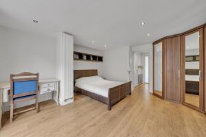 Mews House in Maida Vale near Paddington with Free Parking