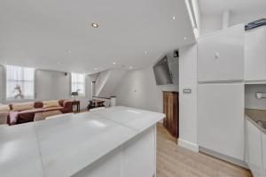 Mews House in Maida Vale near Paddington with Free Parking