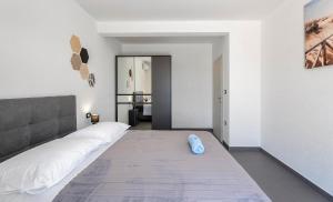 Family friendly house with a swimming pool Kastel Sucurac, Kastela - 21678