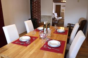 Family-friendly apartments with swimming pool Radasinovci, Biograd - 22312