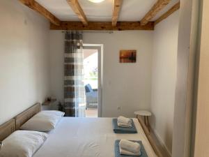Apartments by the sea Tkon - Pasman - 23194