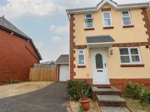 21 Heol Gylfinir - Sully