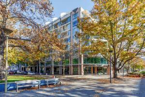 Dana-Private Room in a shared duplex Apartment -1