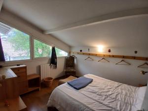 Maisons de vacances Spacieuse maison familiale 11 pers. avec jardin pres du port de Capbreton - FR-1-239-1001 : photos des chambres