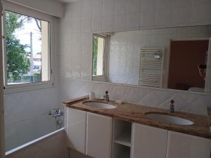 Maisons de vacances Spacieuse maison familiale 11 pers. avec jardin pres du port de Capbreton - FR-1-239-1001 : photos des chambres