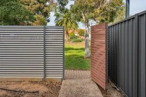 Churchill Condo - Broadview