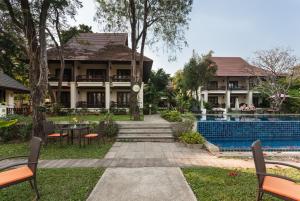 Lanna Dusita Riverside Boutique Resort