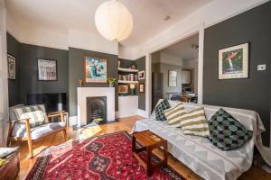 Spacious London apartment 20min to London Bridge - Pass the Keys