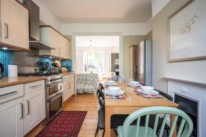 Spacious London apartment 20min to London Bridge - Pass the Keys