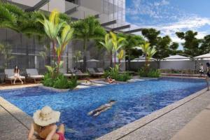 Free Parking with balcony and city view at Uptown Parksuites BGC