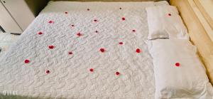 Cozy Homestay with Large bed, private bathroom, large Balcony