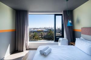 407 WEX1 by Perch Stays with daily housekeeping