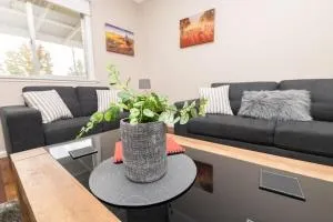 Kinross on Cox Sweet, Neat & Simple + Wifi - Bloomfield