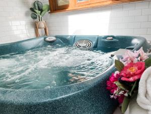 Woolrich Historic Garden Cottage