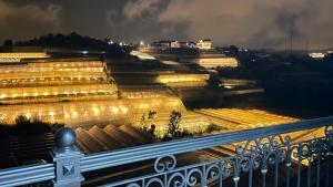 Phòng Giường Đôi Nhìn Ra Núi (Double Room with Mountain View)