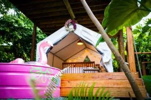 El Yunque Glamping River View at Casa Parcha - La Fermina