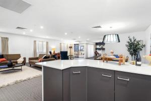 Large Luxe Penthouse fully equipped Perth CBD