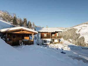 Chalet in Sankt Johann near Ski Lift