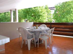 Apartment in Caorle near Beach & Pool