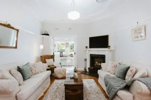 The Cottage on Lawson - Heritage Elegance in Mudgee - Mount Frome